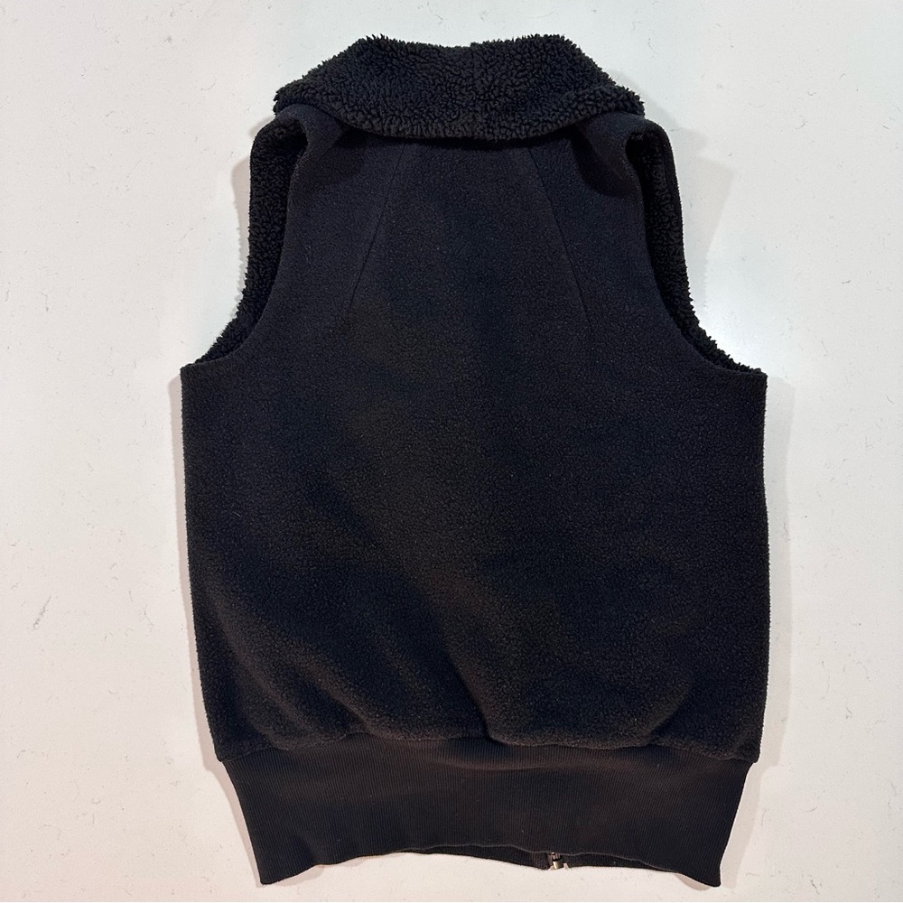 Alo Yoga Asymmetrical Zip Fleece Lined Vest - Size XS - Picture 5 of 7